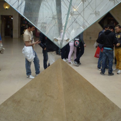p5080036 Louvre: La Pyramide Inversée