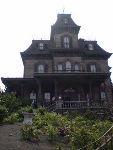 p5100153 Haunted Mansion